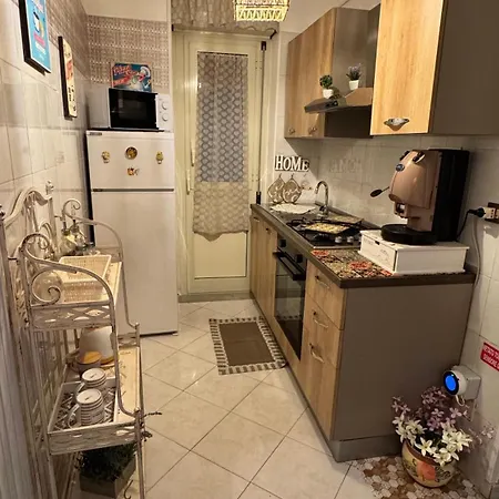 Διαμέρισμα Mona House Accogliente Casa Παλέρμο