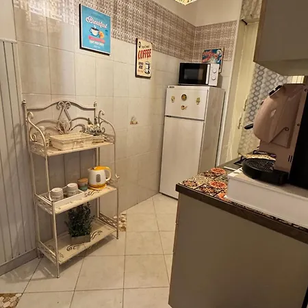 Mona House Accogliente Casa アパート パレルモ