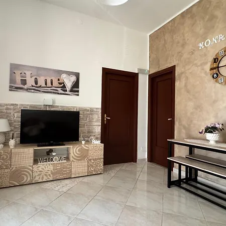 Mona House Accogliente Casa パレルモ